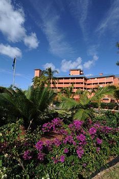 Holiday Inn Express & Suites Nassau Exterior photo