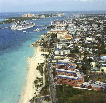 Holiday Inn Express & Suites Nassau Exterior photo